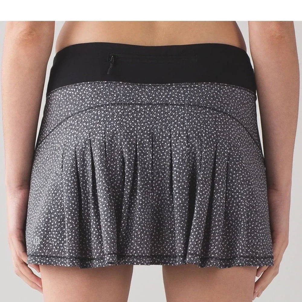 Lululemon Circuit Breaker Skirt II Women 6 Gray Dotted Pleated Tennis Pickleball